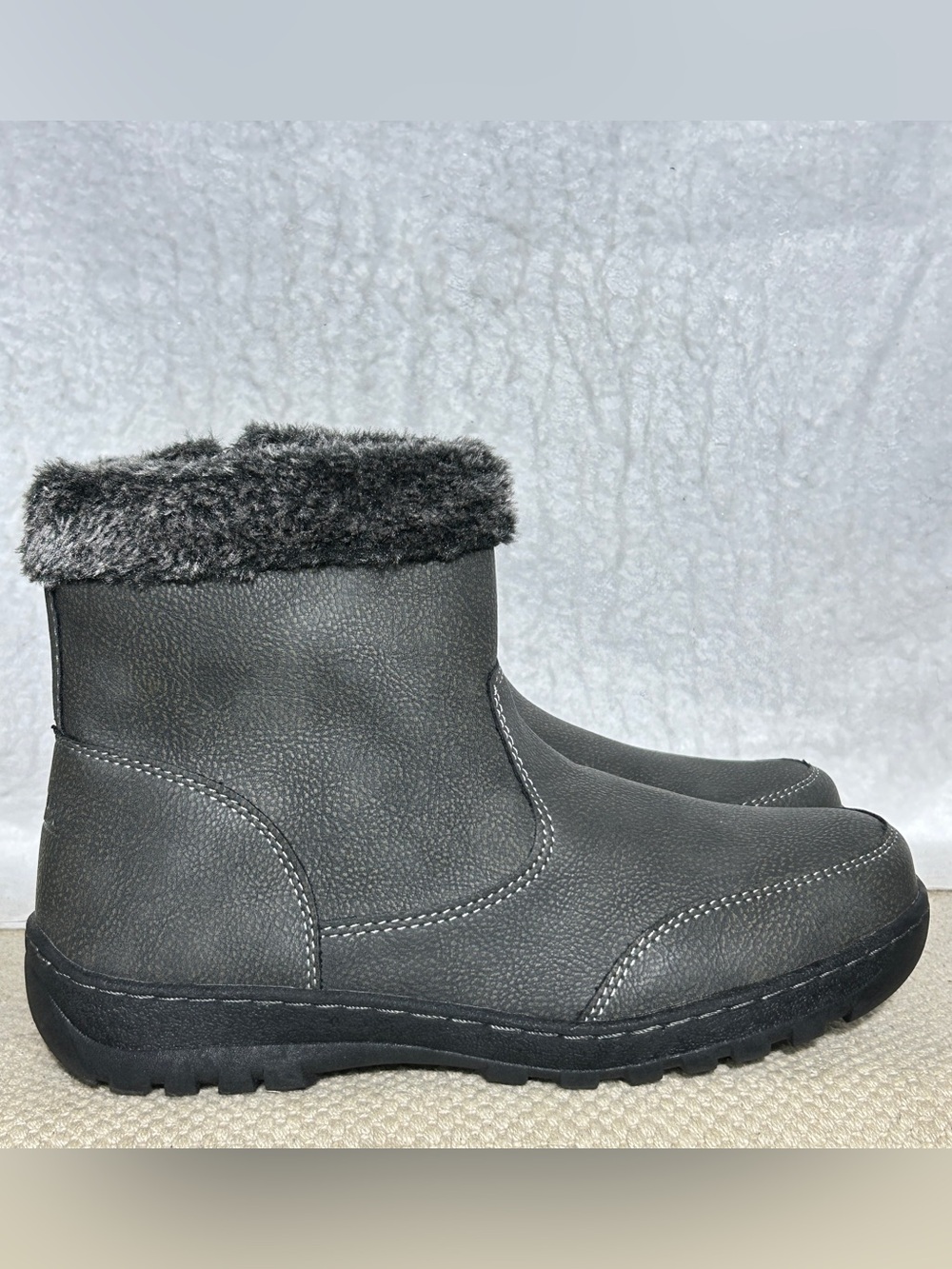 Khombu Womens Grey Addison Faux Fur Side Zip Water Repellant Booties Boots SZ 9